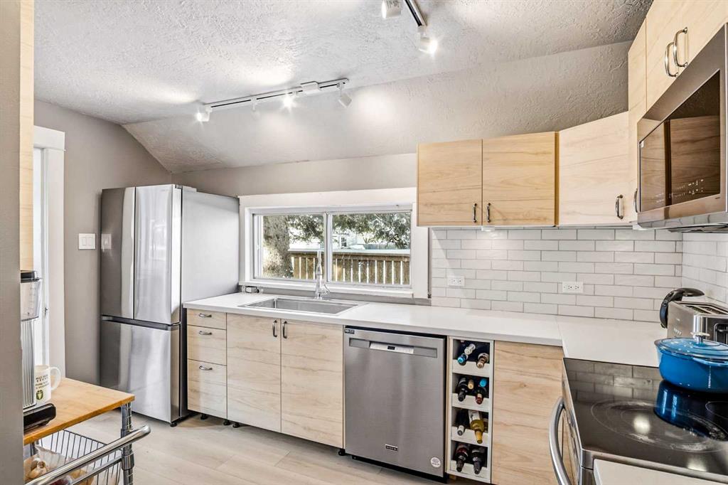 Picture of 4915 52 Avenue , Eckville Real Estate Listing