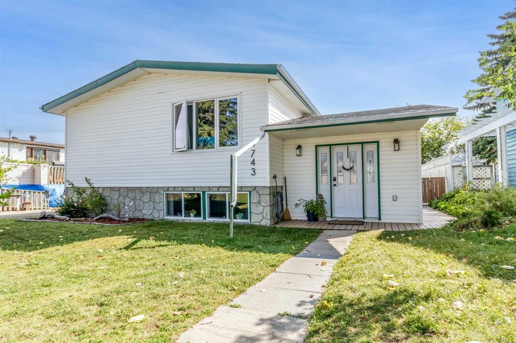 Picture of 4743 47 Street , Sylvan Lake Real Estate Listing
