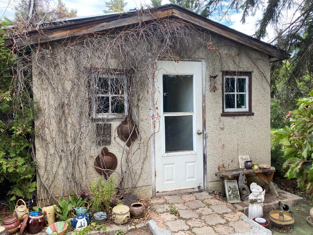 Picture of 2015 18 Street , Delburne Real Estate Listing