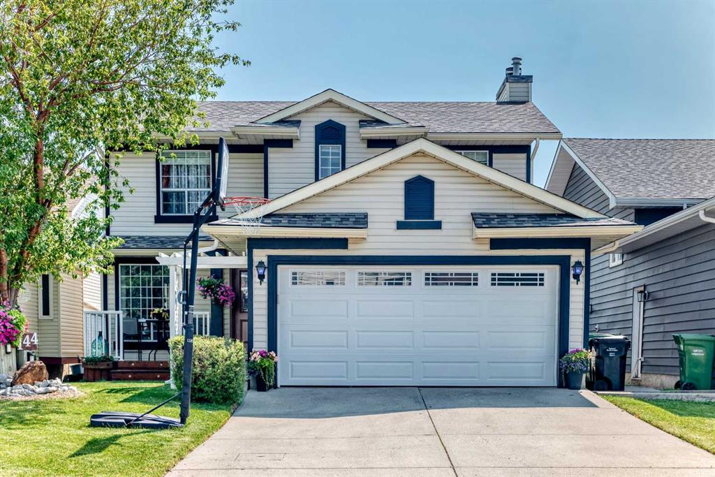 Picture of 144 Riverstone Crescent SE, Calgary Real Estate Listing