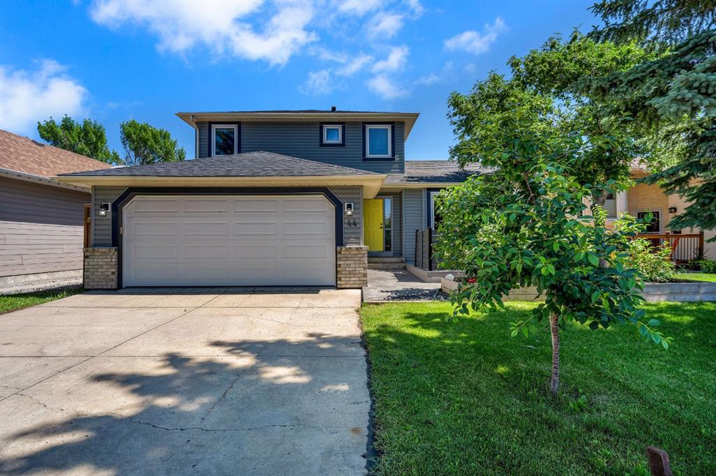Picture of 44 Harvest Oak Way NE, Calgary Real Estate Listing