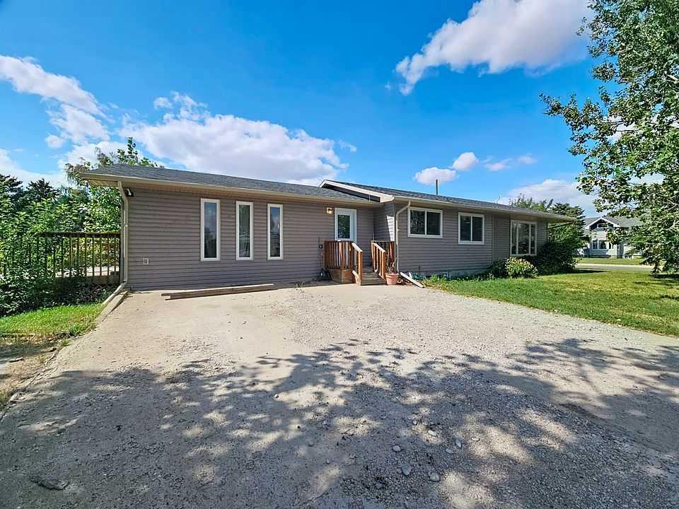 Picture of 504 5 Street , Warner Real Estate Listing