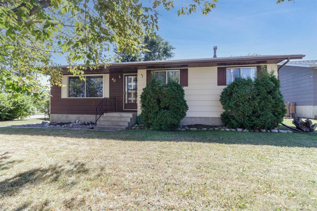 Picture of 40 Laura Close , Penhold Real Estate Listing
