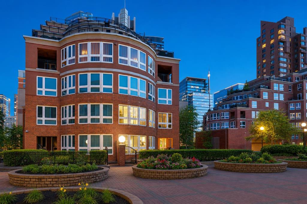 Picture of 8203, 400 Eau Claire Avenue SW, Calgary Real Estate Listing