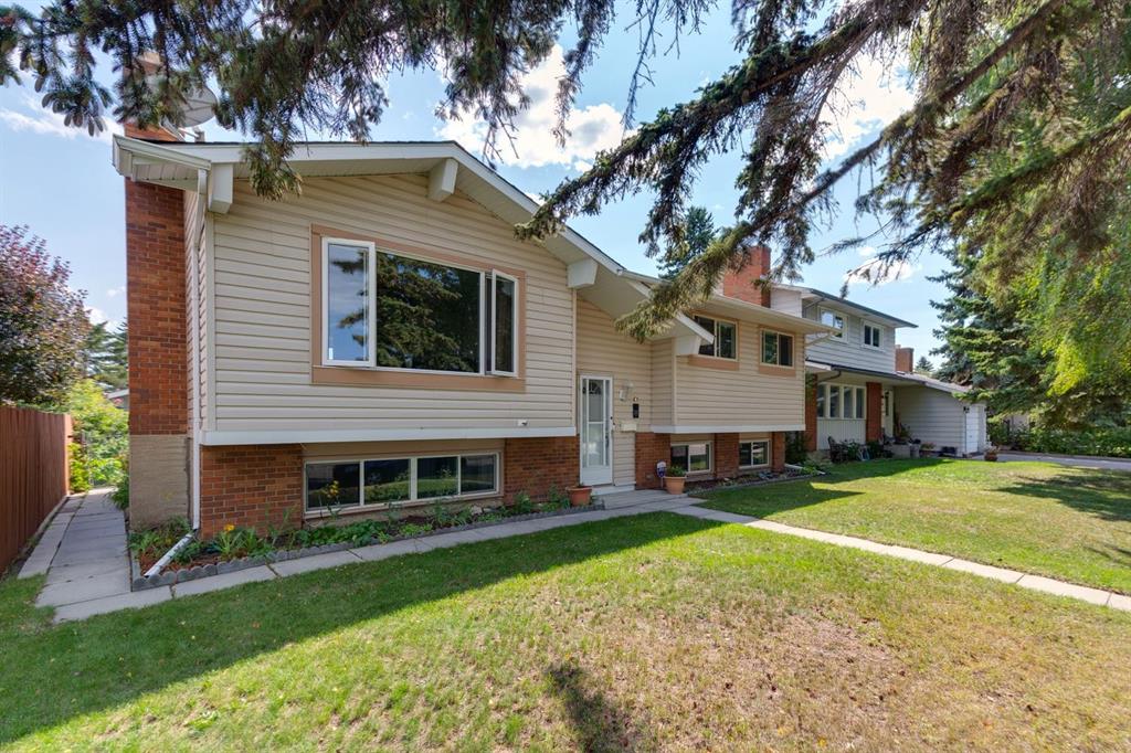 Picture of 532 Queensland Circle SE, Calgary Real Estate Listing