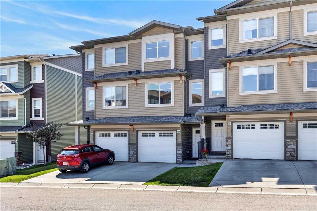 Picture of 403 Sage Hill Grove NW, Calgary Real Estate Listing