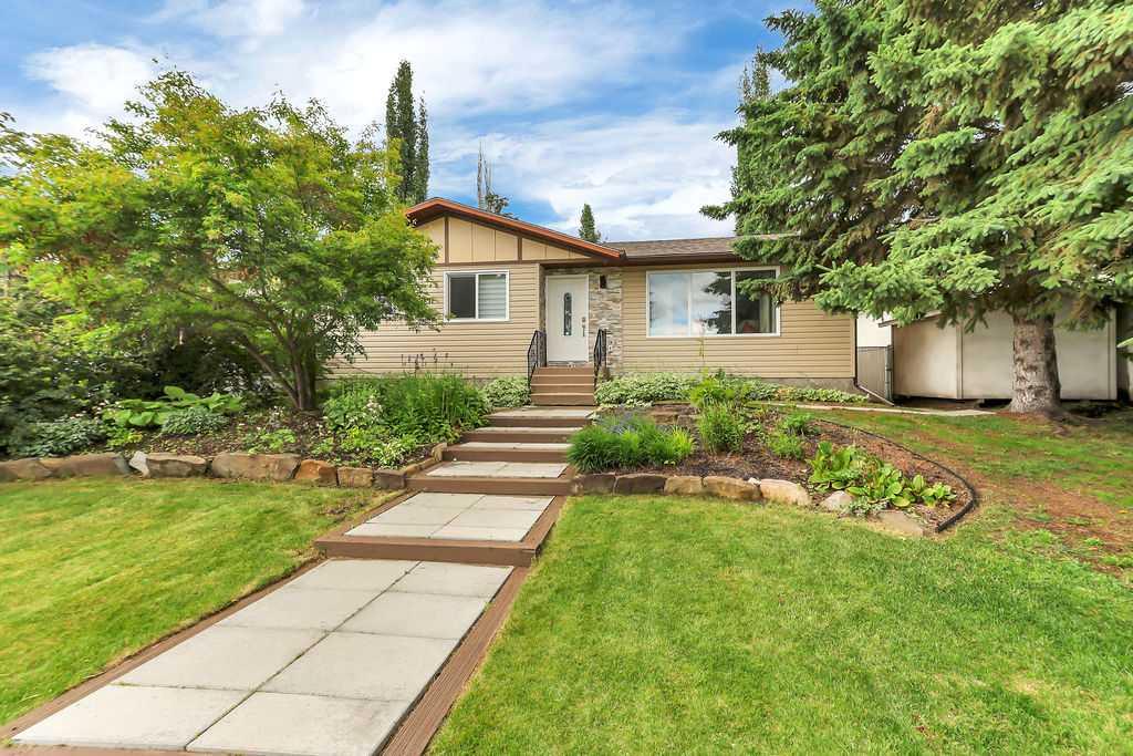 Picture of 4412 45 Avenue , Sylvan Lake Real Estate Listing