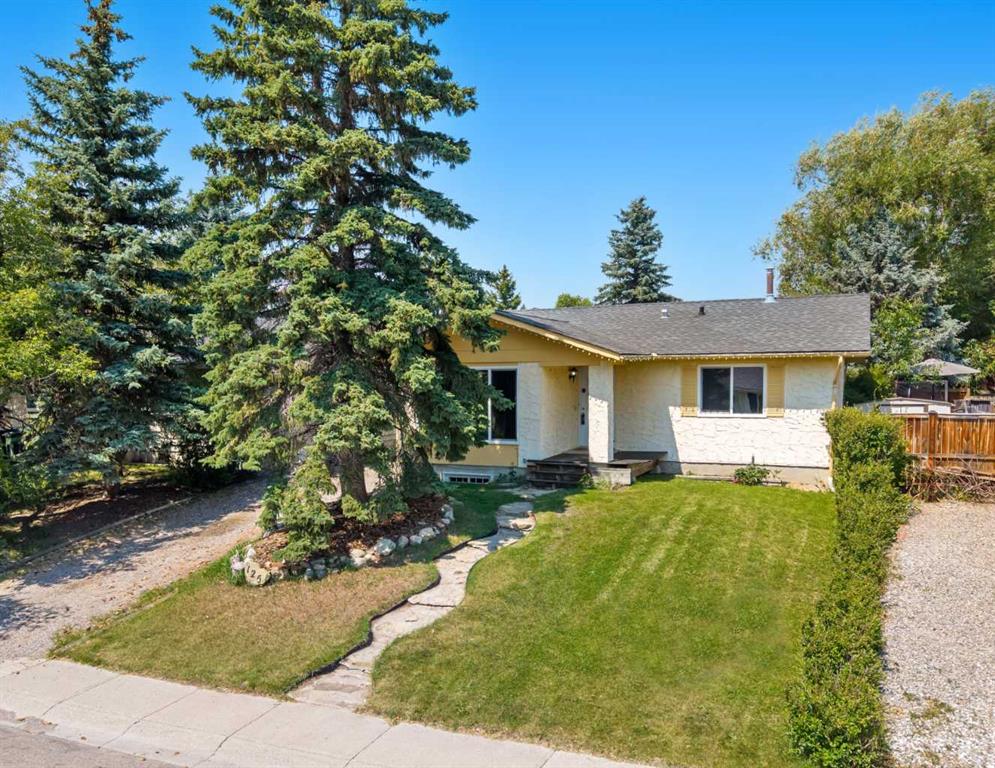 Picture of 125 Carr Place , Okotoks Real Estate Listing