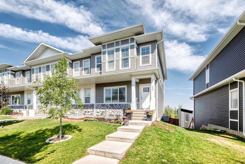 Picture of 449 West Lakeview Drive , Chestermere Real Estate Listing