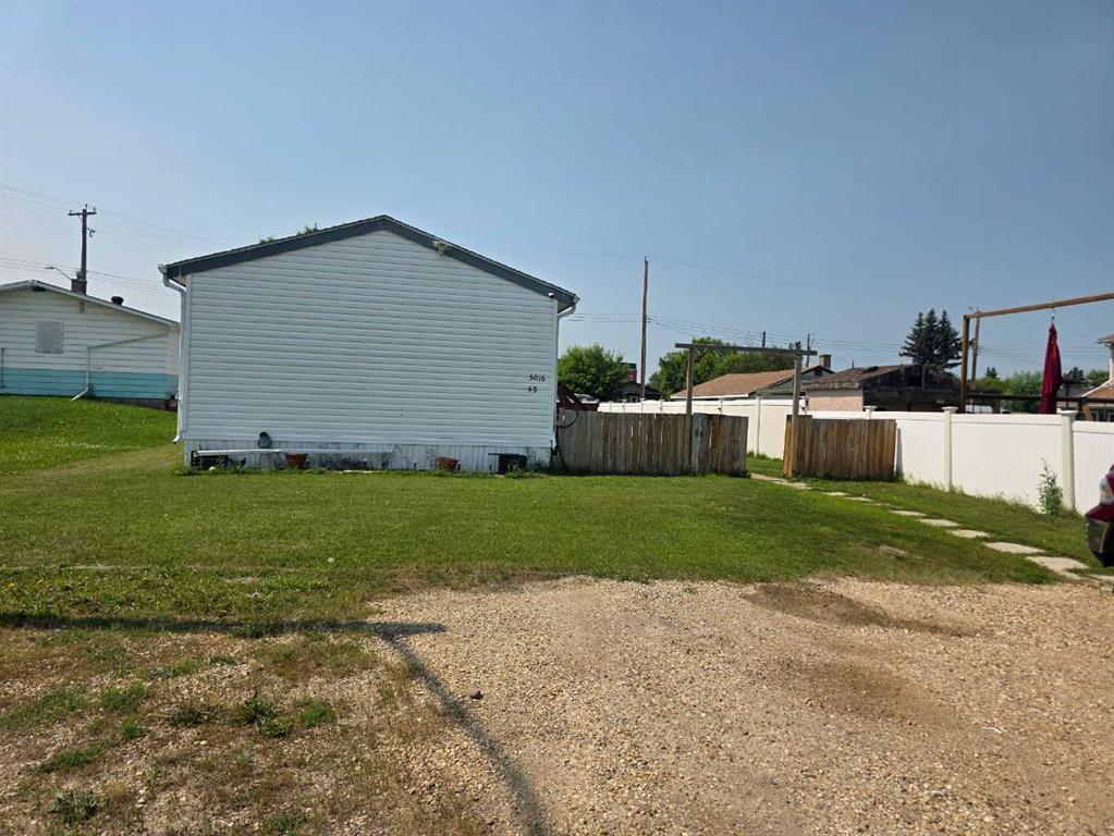 Picture of 5016, 49 street  , Clive Real Estate Listing
