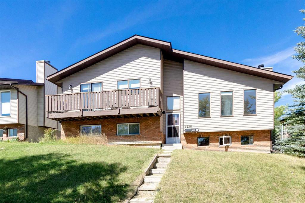 Picture of 1230 Berkley Drive NW, Calgary Real Estate Listing