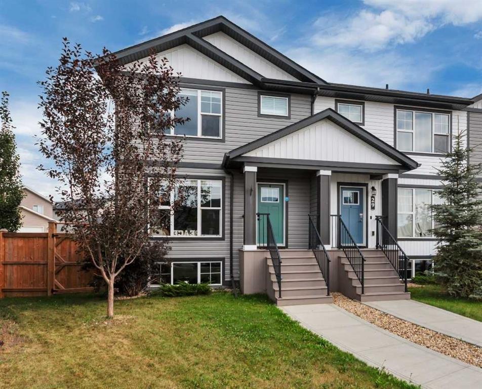 Picture of 30 Hawthorn Place , Sylvan Lake Real Estate Listing