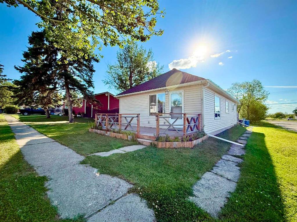 Picture of 9732 100 Street , Wembley Real Estate Listing