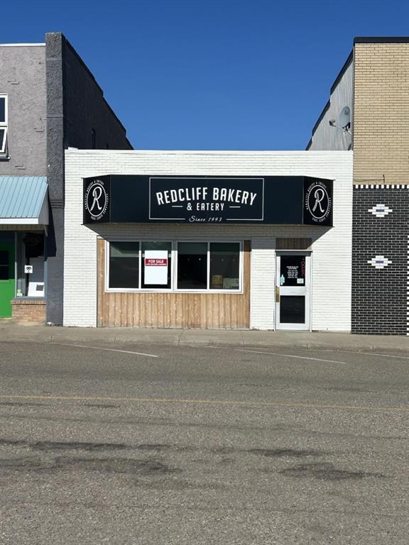 Picture of 8 3 Street SE, Redcliff Real Estate Listing