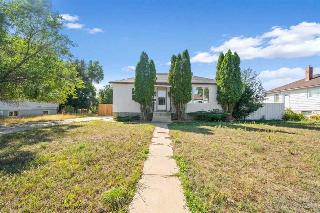 Picture of 227 4 Street SW, Medicine Hat Real Estate Listing