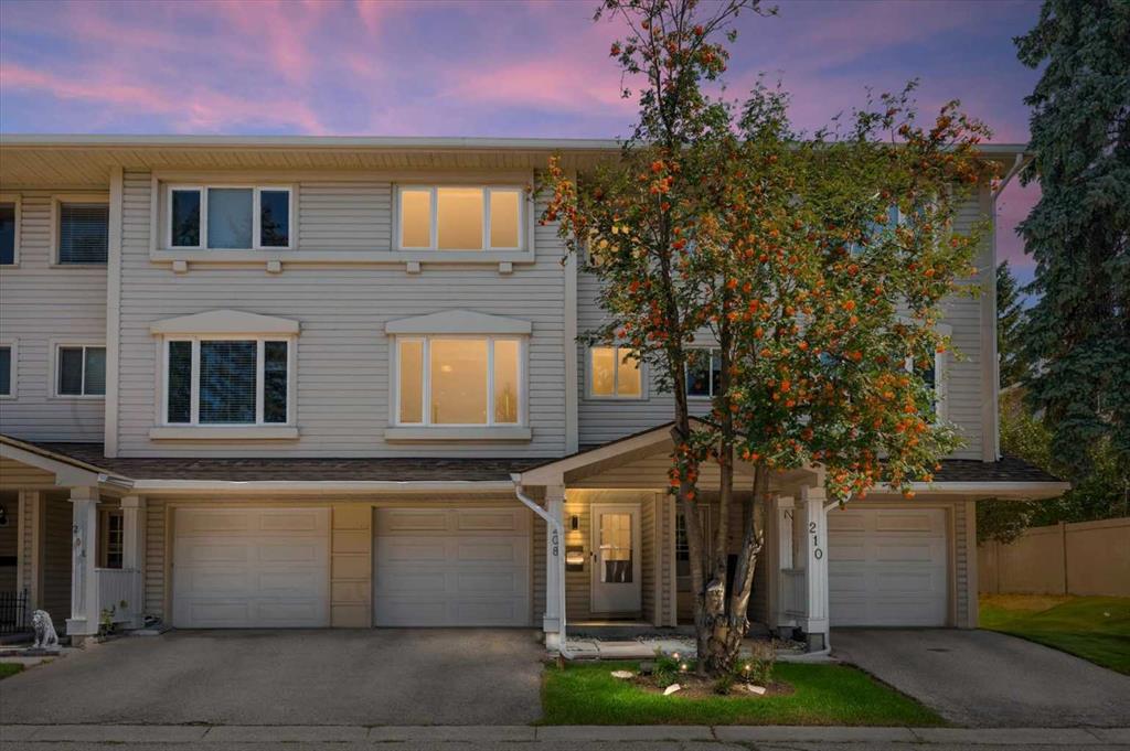 Picture of 208 Queenston Heights SE, Calgary Real Estate Listing