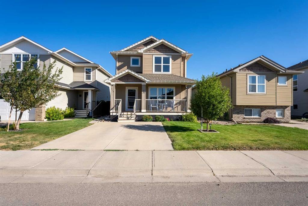 Picture of 317 Sundance Drive , Coalhurst Real Estate Listing