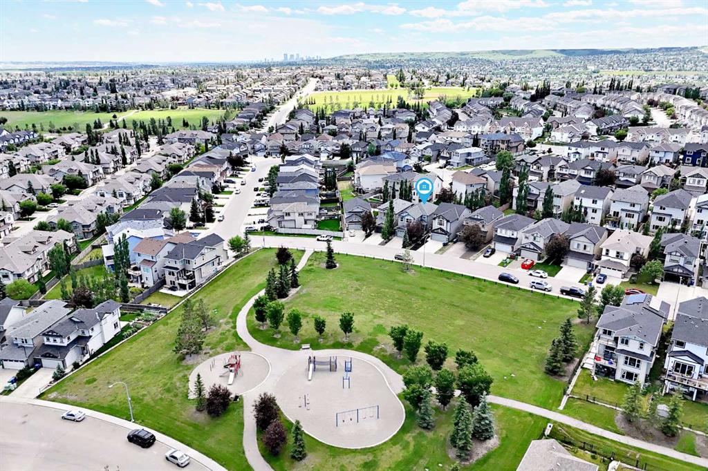 Picture of 144 Pantego Close NW, Calgary Real Estate Listing