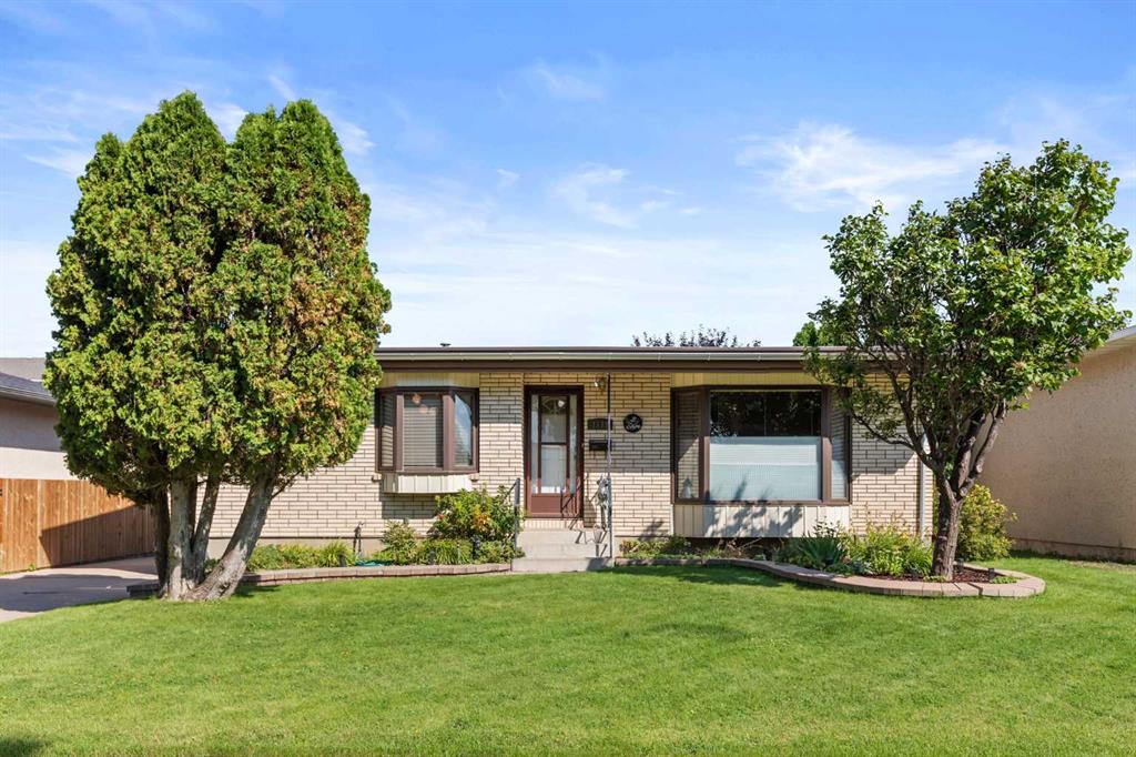 Picture of 1171 Bassett Crescent NW, Medicine Hat Real Estate Listing