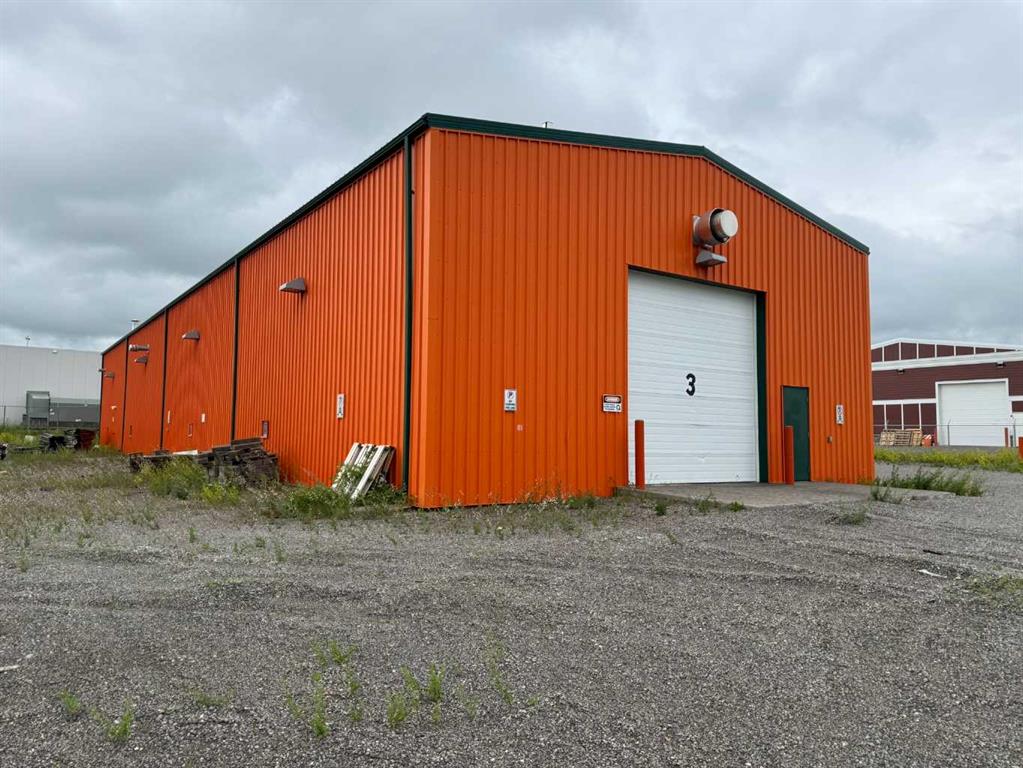 Picture of 1104 Chief Mountain Avenue , Pincher Creek Real Estate Listing