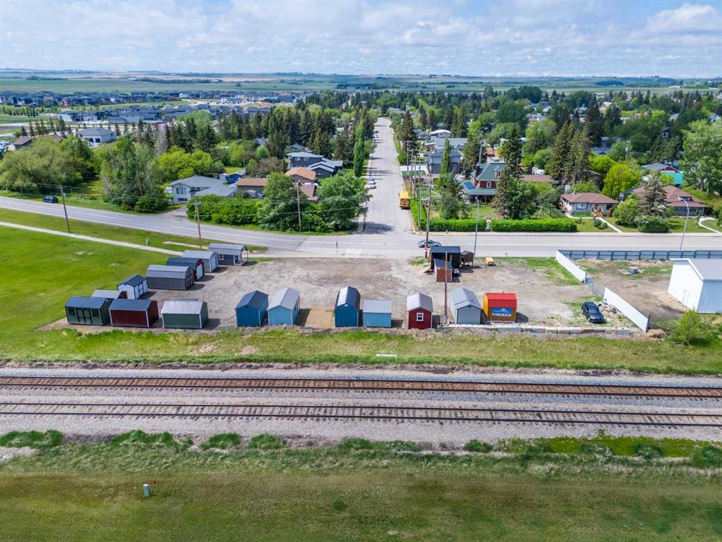 Picture of 680 10th Avenue , Carstairs Real Estate Listing