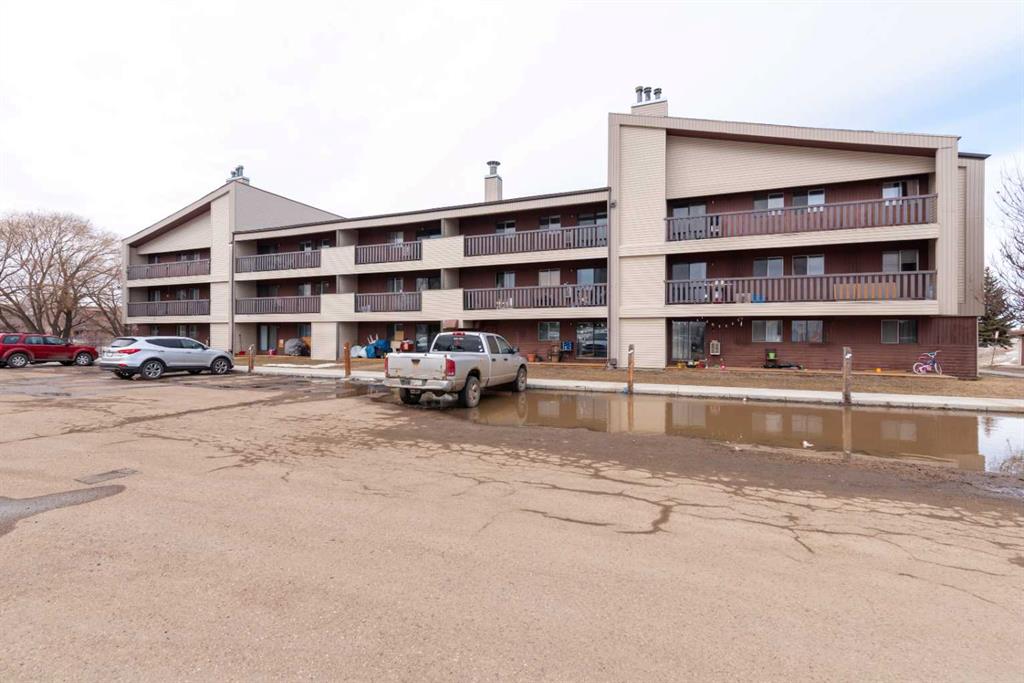 Picture of 203, 5607 31 Street , Lloydminster Real Estate Listing