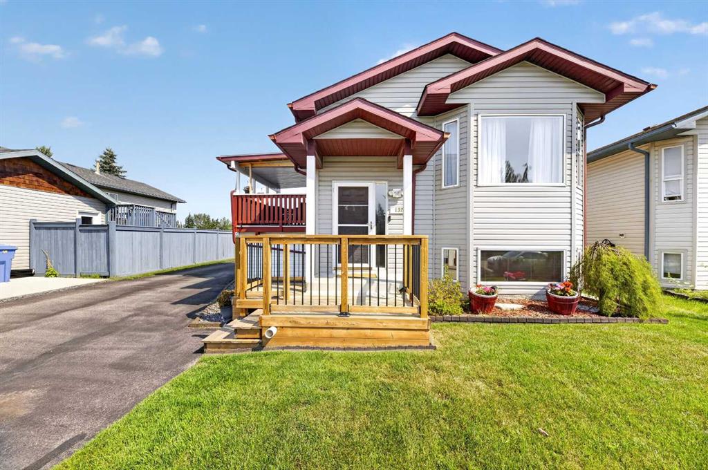 Picture of 132 Meadowpark Drive , Carstairs Real Estate Listing