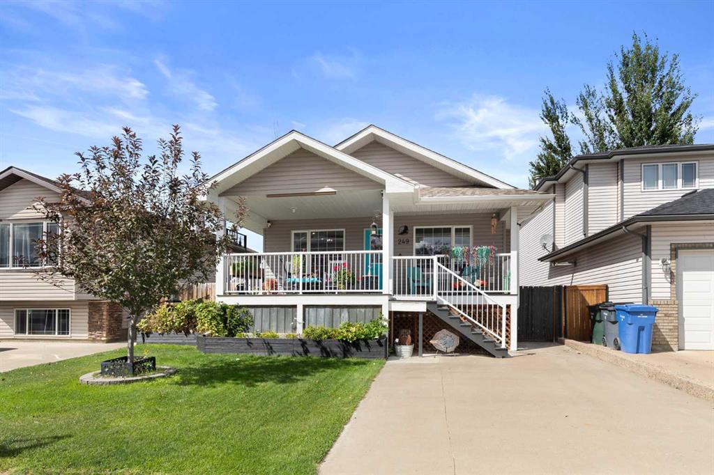 Picture of 249 Somerset Way SE, Medicine Hat Real Estate Listing