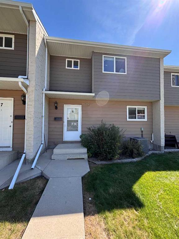 Picture of 6, 65 Lafayette Boulevard W, Lethbridge Real Estate Listing