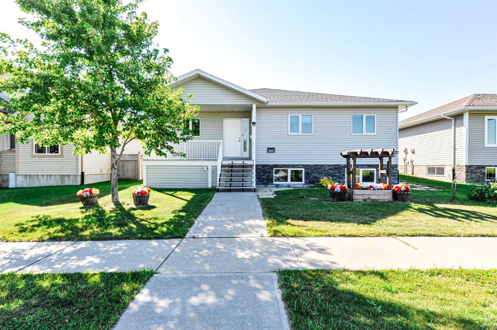 Picture of 7601 41 Avenue , Camrose Real Estate Listing