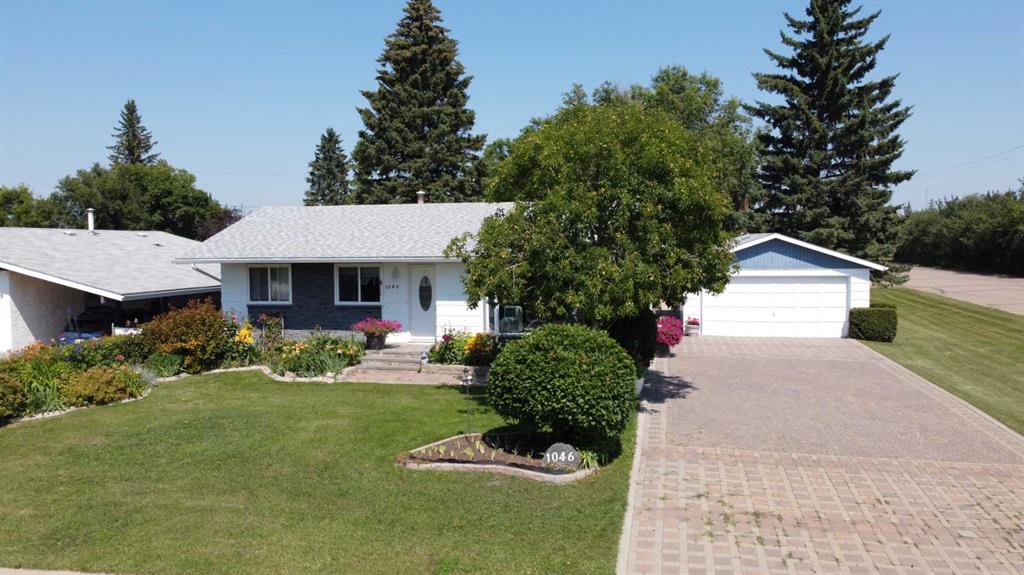 Picture of 1046 17 Avenue , Wainwright Real Estate Listing