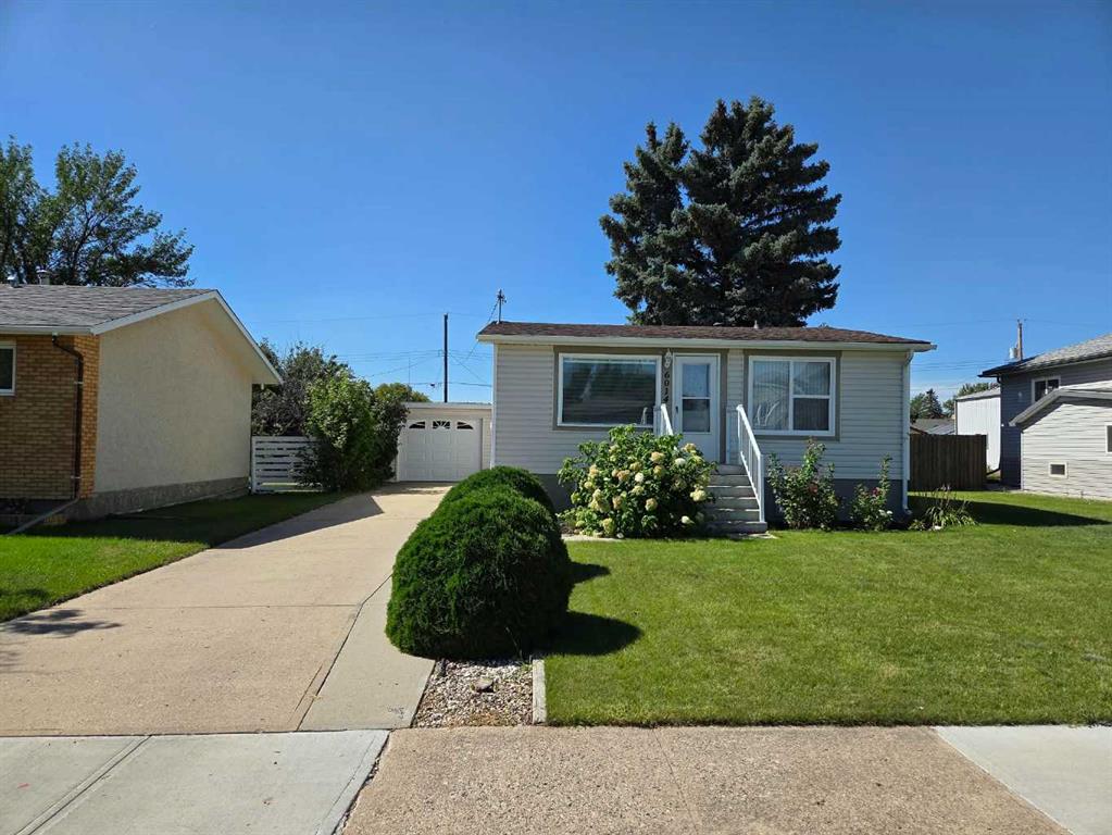 Picture of 6014 52 Street , Taber Real Estate Listing