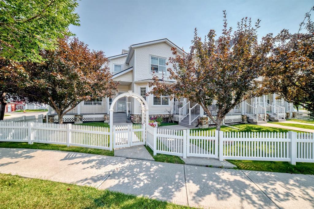 Picture of 38 Country Village Landing NE, Calgary Real Estate Listing