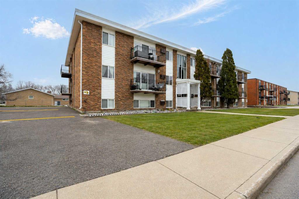 Picture of 210, 663 12 Street NW, Medicine Hat Real Estate Listing