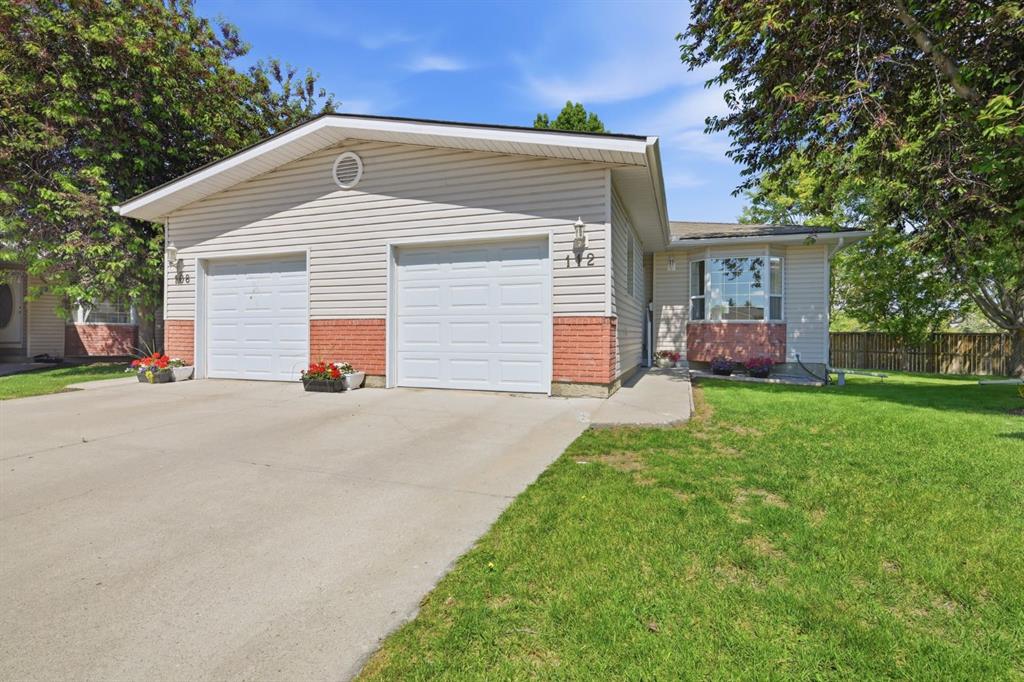 Picture of 112 Dovista Court SE, Calgary Real Estate Listing