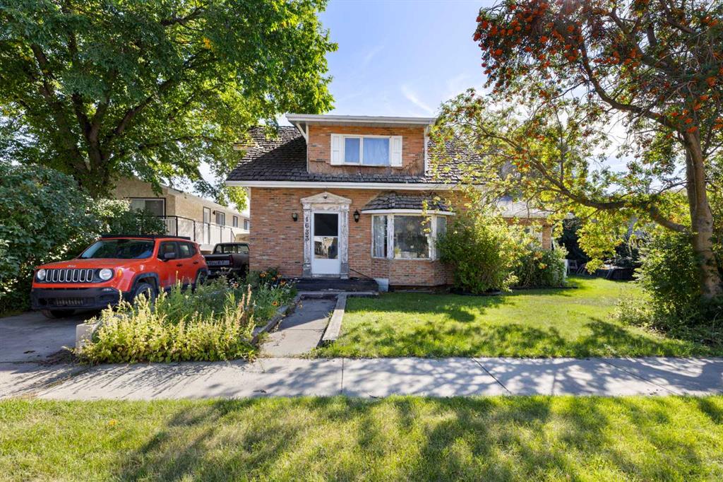 Picture of 1633 Alberta Street , Crossfield Real Estate Listing