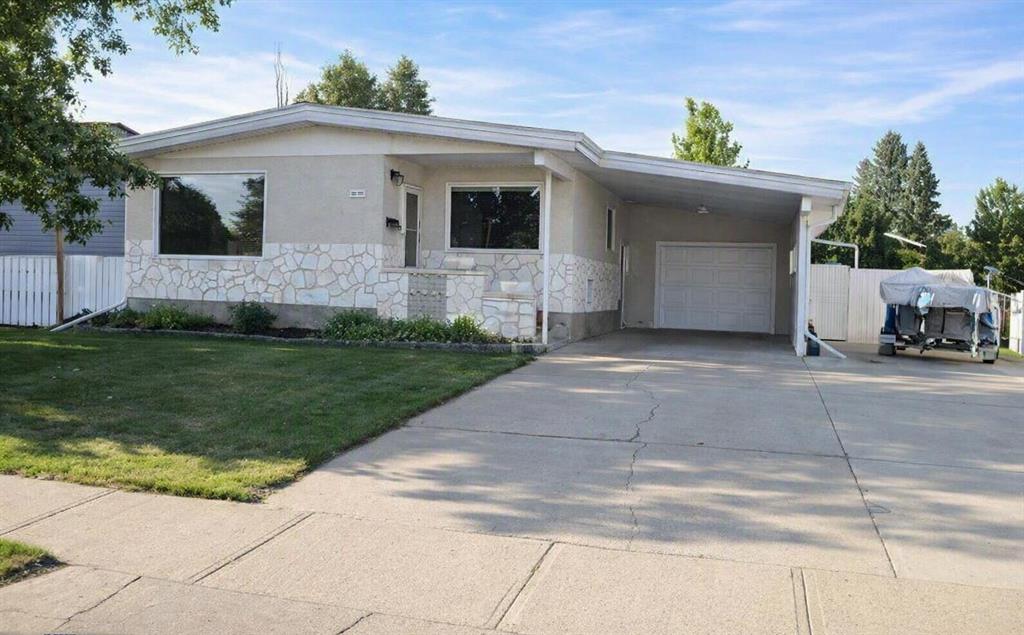 Picture of 1121 Lakemount Boulevard S, Lethbridge Real Estate Listing