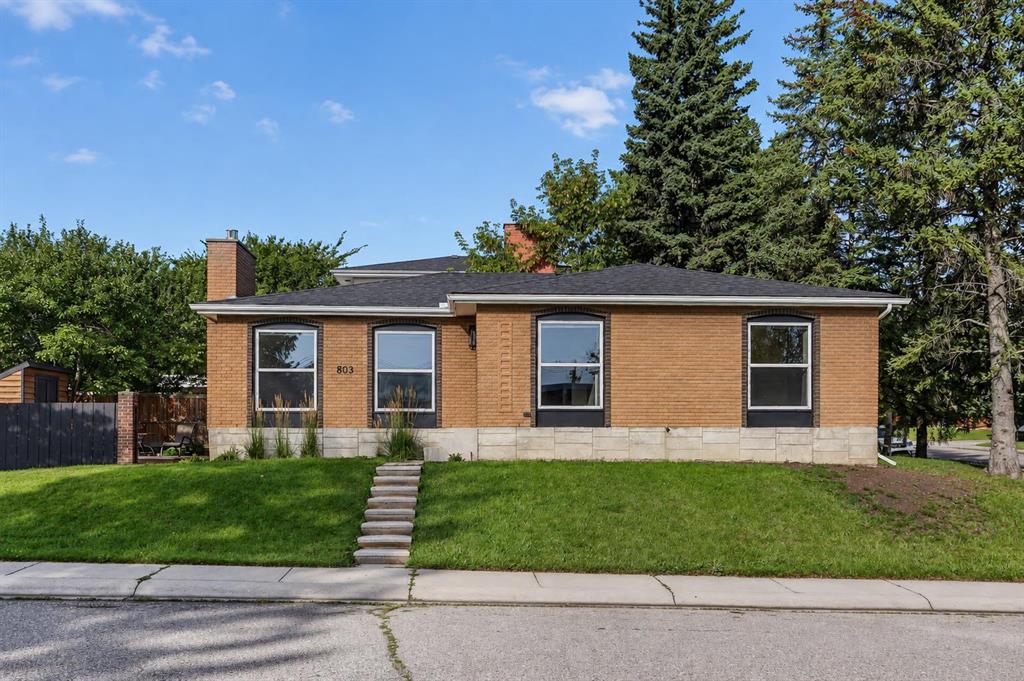 Picture of 803 Canford Crescent SW, Calgary Real Estate Listing