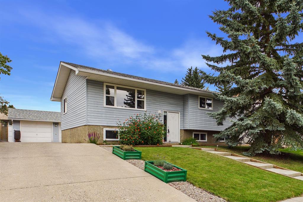 Picture of 607 Cedarille Way SW, Calgary Real Estate Listing