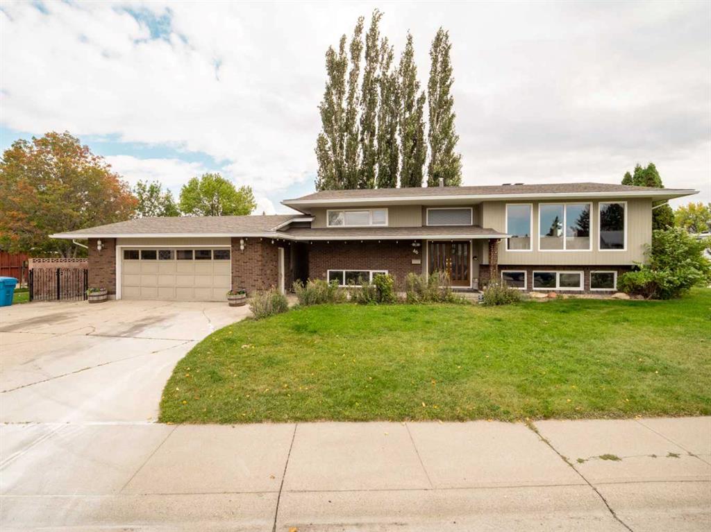 Picture of 46 Laval Court W, Lethbridge Real Estate Listing