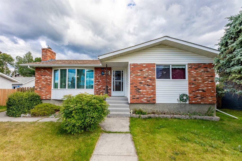 Picture of 121 Talbot Drive , Hinton Real Estate Listing