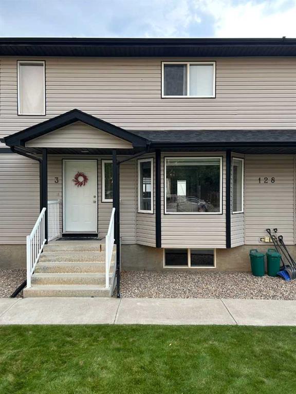 Picture of 3, 128 3 Street NE, Redcliff Real Estate Listing