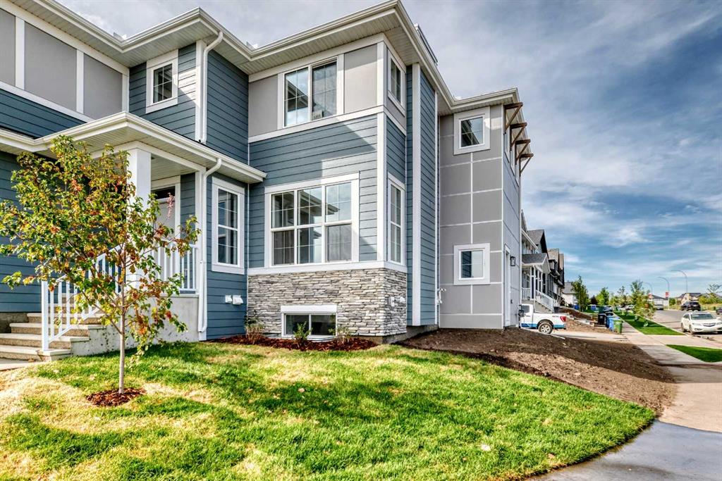 Picture of 1302 Mahogany Boulevard SE, Calgary Real Estate Listing