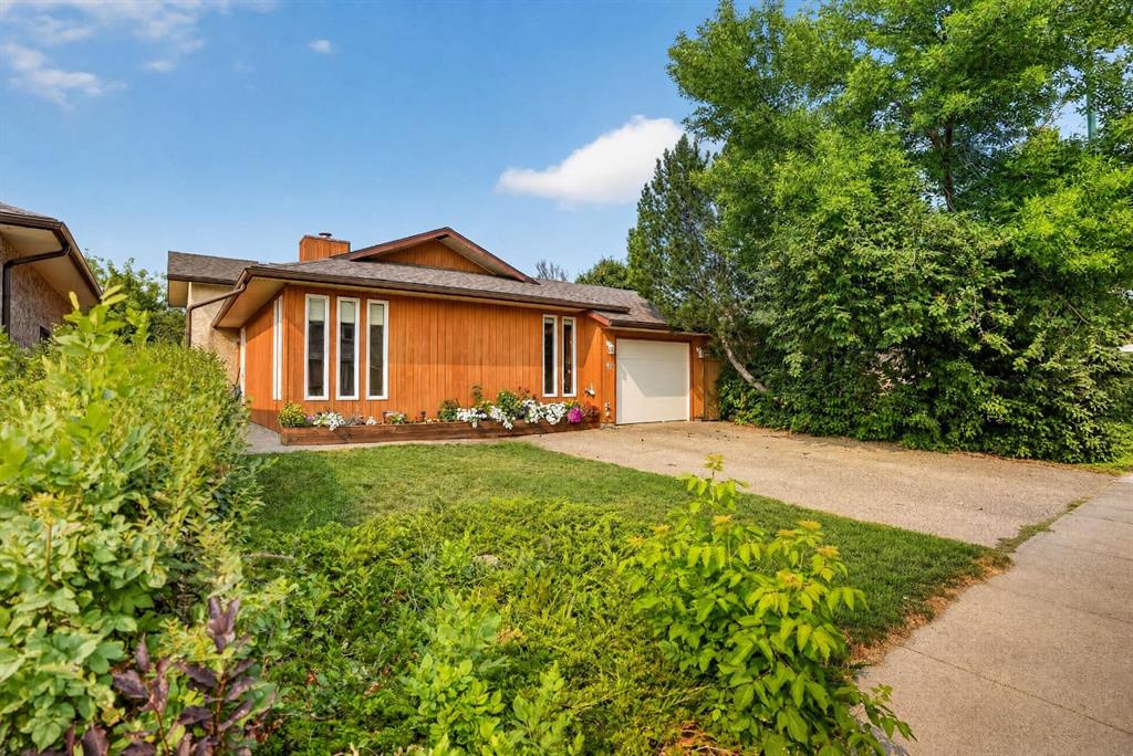 Picture of 47 Wildwood Crescent W, Lethbridge Real Estate Listing