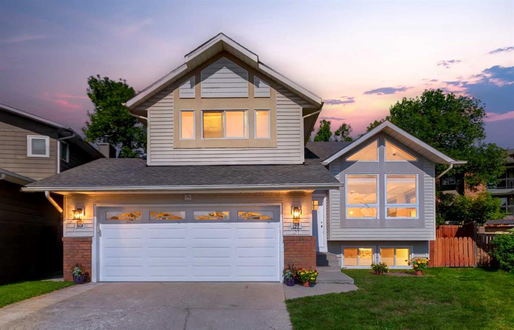 Picture of 31 Deer Place SE, Calgary Real Estate Listing