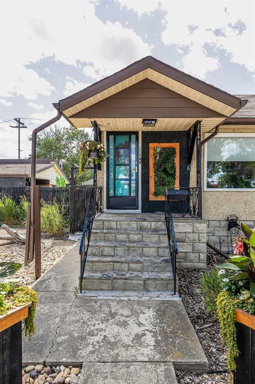 Picture of 708 Broadway Avenue E, Redcliff Real Estate Listing
