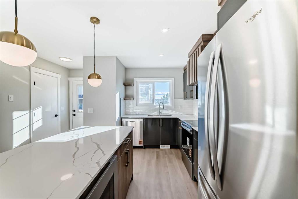 Picture of 903 Clover Road , Carstairs Real Estate Listing