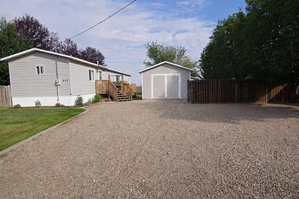 Picture of 817 2 Street S, Grassy Lake Real Estate Listing