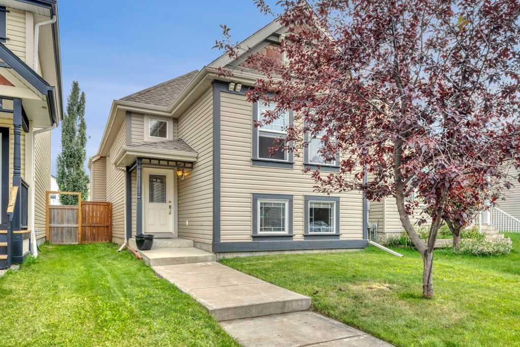 Picture of 677 Evermeadow Road SW, Calgary Real Estate Listing