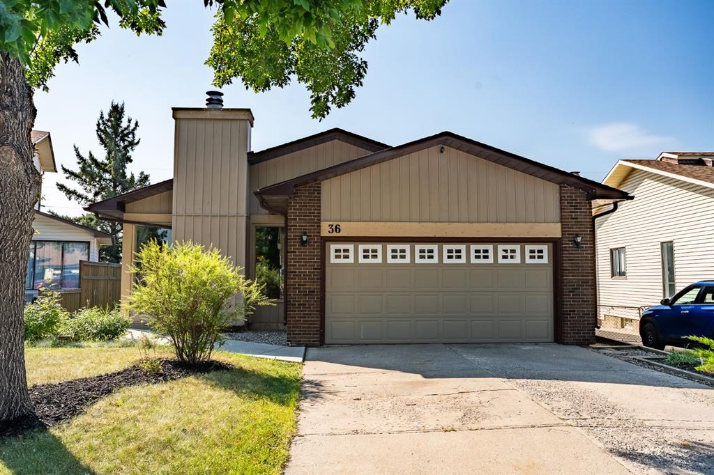 Picture of 36 Berkley Place NW, Calgary Real Estate Listing